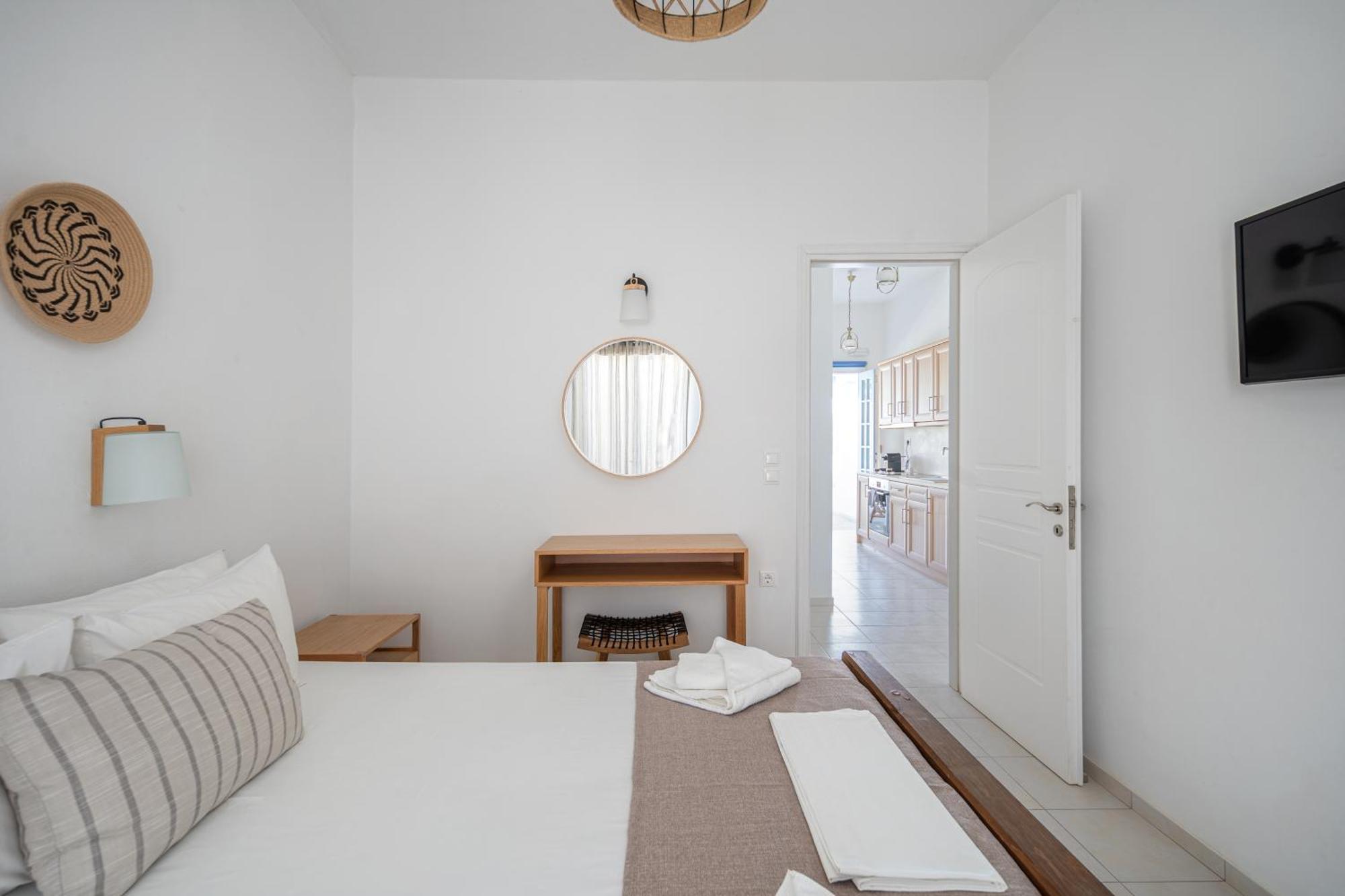 Galazio Seaside Apartments Livadakia Bagian luar foto